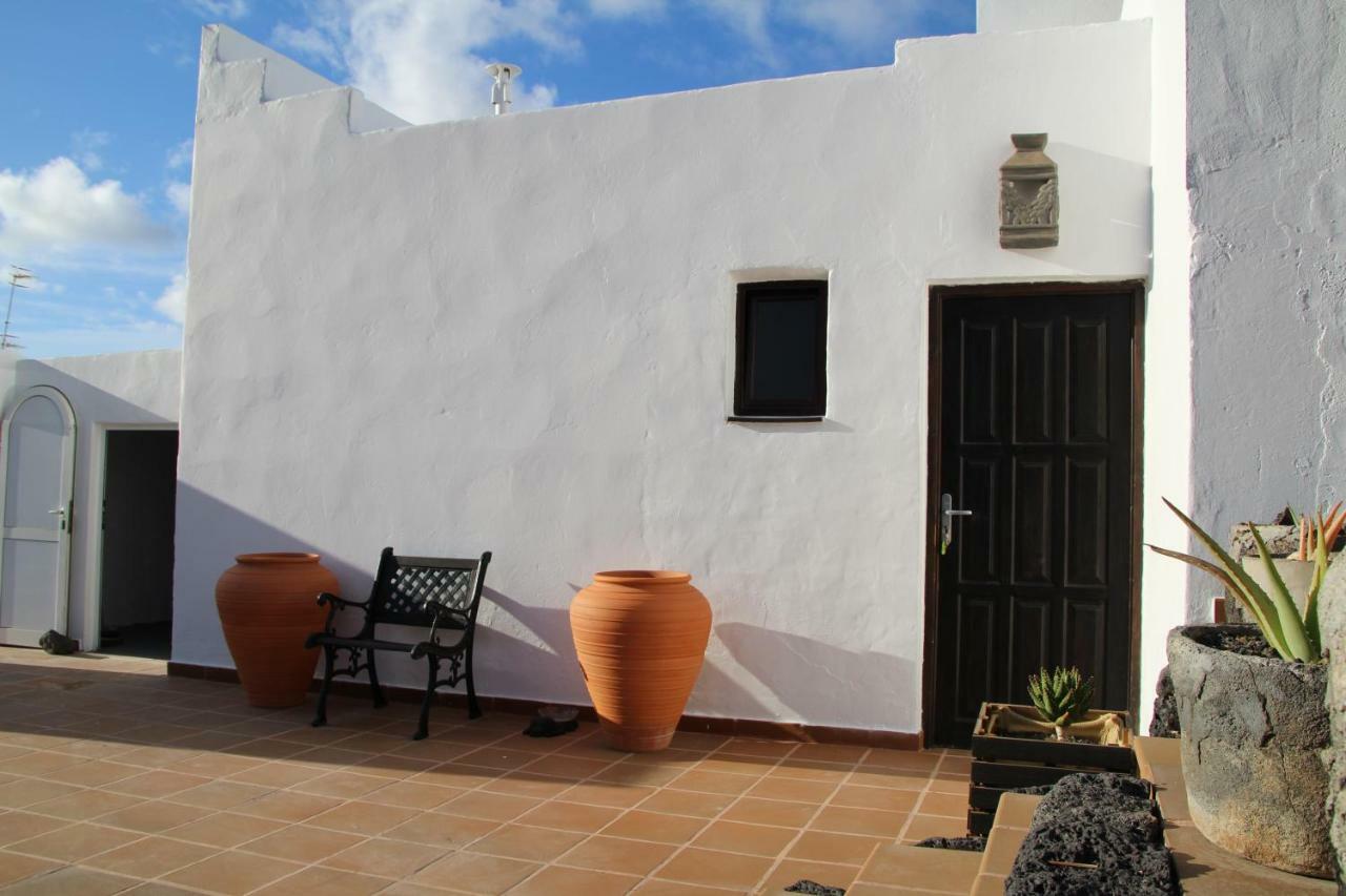 Casa Caldera Guiguan Tinajo Exterior foto